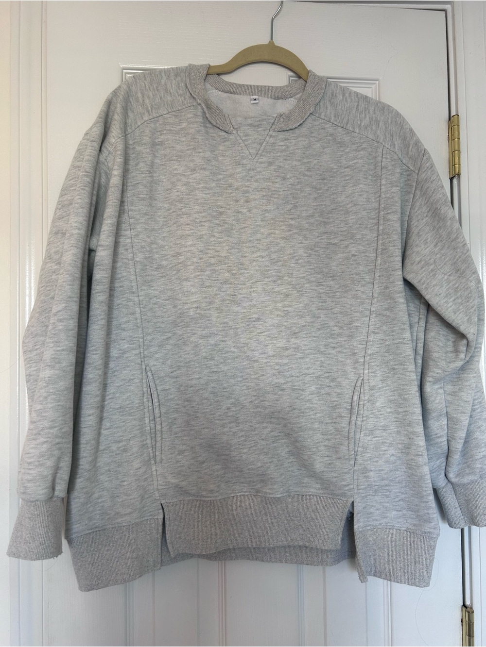Women’s Heather Light Gray Crewneck Sweatshirt Size M